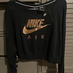 nike cropped sweatshirt with zipper on back